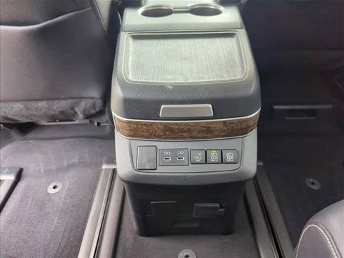 Certified 2025 Toyota Sienna Platinum AWD/4WD image 23
