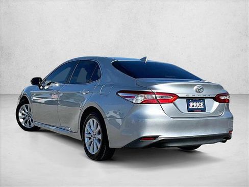 Used 2020 Toyota Camry LE FWD image 13
