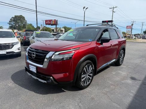 Used 2022 Nissan Pathfinder Platinum w/ Cargo Package AWD/4WD image 7