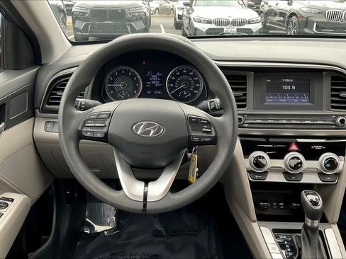 Used 2019 Hyundai Elantra SE image 8