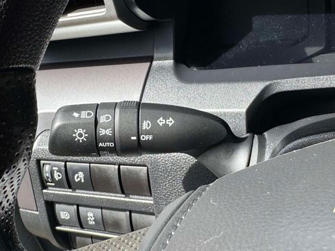 Used 2025 Toyota Tacoma SR5 AWD/4WD image 21