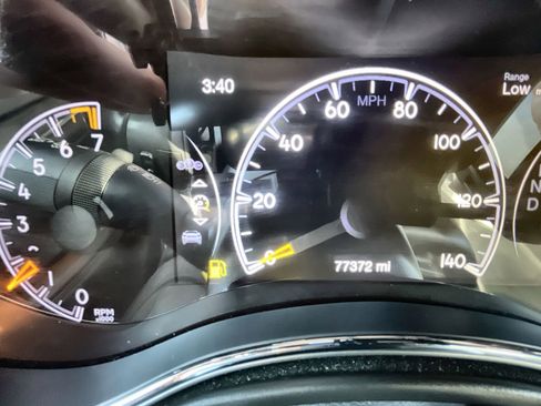 Used 2022 Jeep Grand Cherokee Limited w/ Trailer Tow Group IV image 12