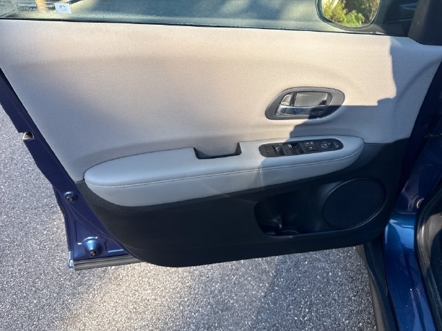 Used 2017 Honda HR-V LX image 10