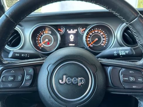 Used 2022 Jeep Gladiator Sport AWD/4WD image 35