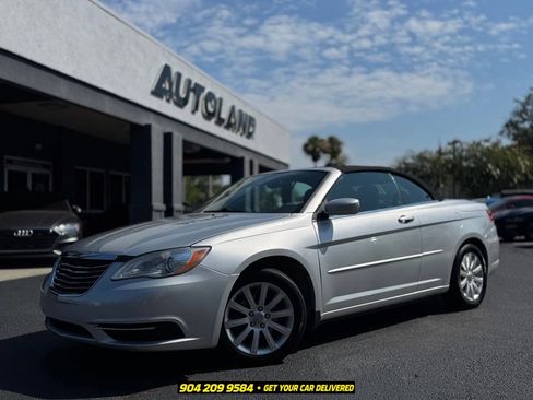Used 2012 Chrysler 200 Touring FWD image 2