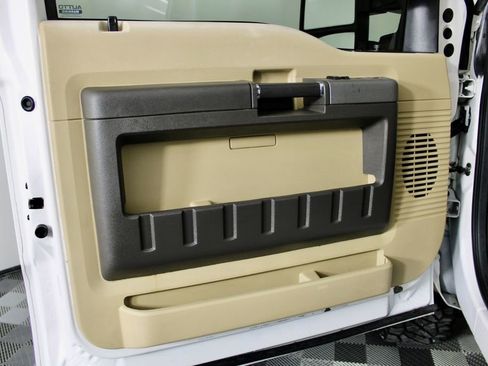 Used 2011 Ford F250 Lariat image 16