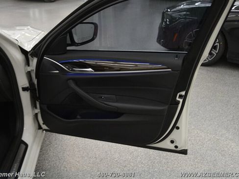 Used 2020 BMW 530e image 40