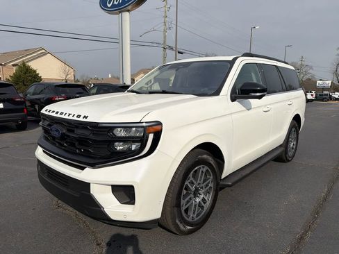 Used 2025 Ford Expedition Active image 4