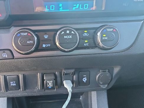 Used 2023 Toyota Tacoma TRD Off-Road image 36