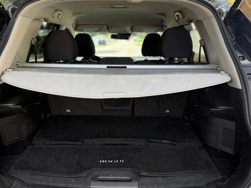 Used 2019 Nissan Rogue SV FWD image 16
