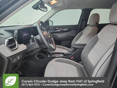 Used 2025 Chevrolet TrailBlazer LT w/ Convenience Package FWD image 18
