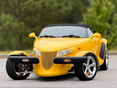 Used 2002 Chrysler Prowler RWD image 2