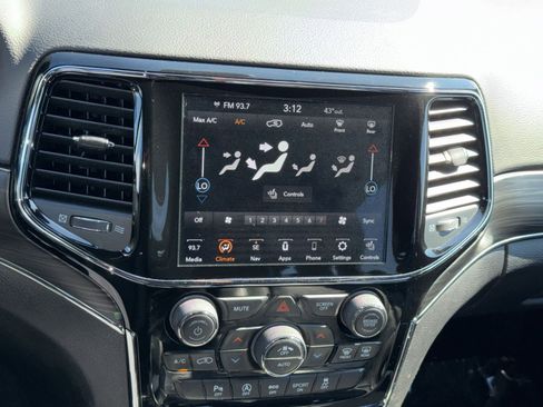 Used 2019 Jeep Grand Cherokee Limited image 21