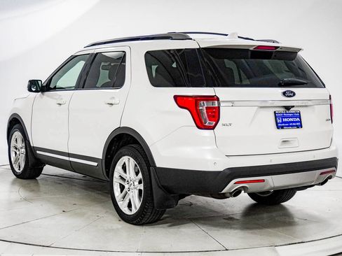 Used 2017 Ford Explorer XLT w/ Equipment Group 202A AWD/4WD image 5