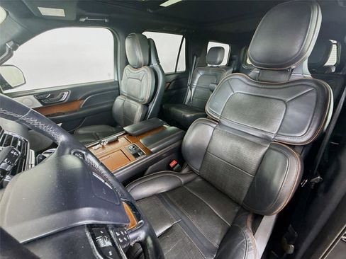 Used 2023 Lincoln Navigator Black Label image 2
