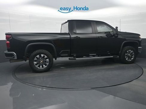 Used 2024 Chevrolet Silverado 2500 LT AWD/4WD image 8