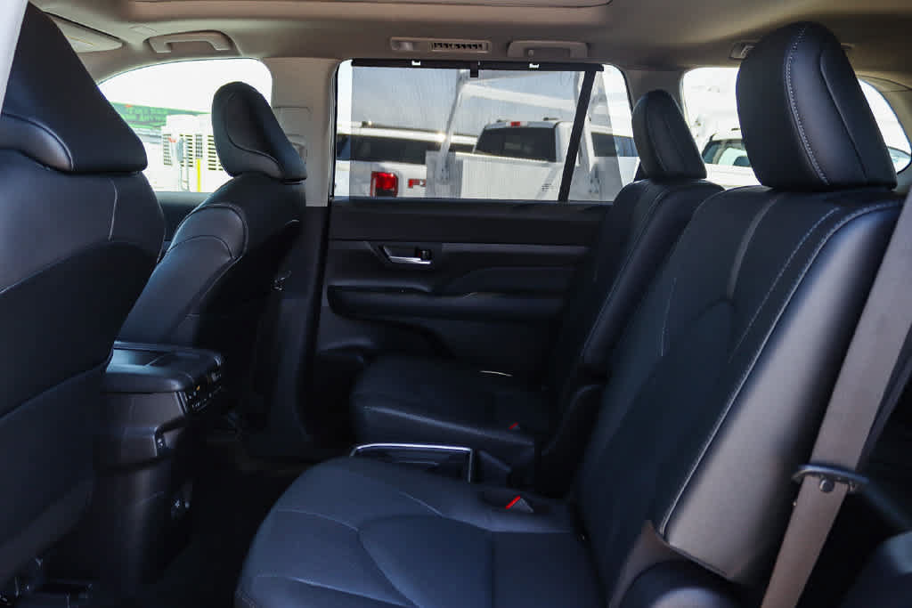 Used 2026 Toyota Grand Highlander AWD image 19