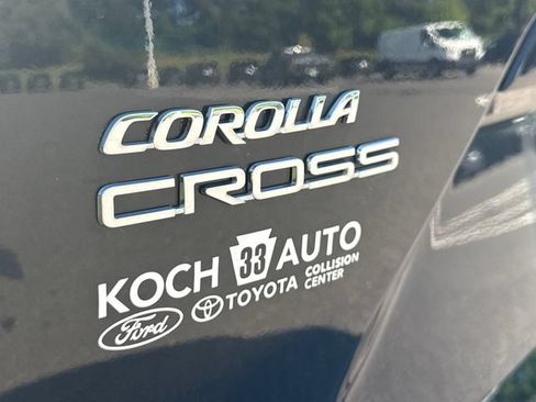 Used 2023 Toyota Corolla Cross LE FWD image 17