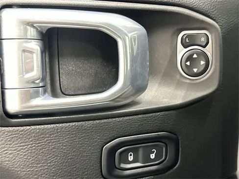 Used 2024 Jeep Wrangler Sahara image 20