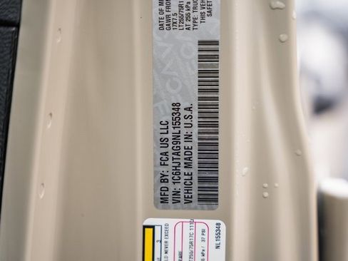 Used 2022 Jeep Gladiator Willys image 46