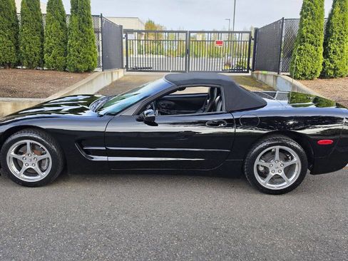 Used 2000 Chevrolet Corvette Convertible RWD image 8