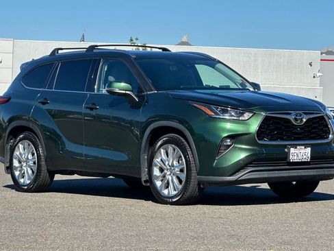 Used 2023 Toyota Highlander Limited image 5