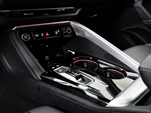 Certified 2025 Audi Q5 Premium w/ 19" Wheel Package AWD/4WD image 12