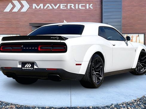 Used 2018 Dodge Challenger SRT Hellcat RWD image 5