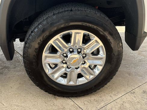 Used 2024 Chevrolet Silverado 2500 High Country w/ Technology Package AWD/4WD image 22