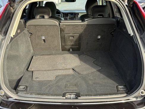 Certified 2025 Volvo XC60 B5 Plus image 5