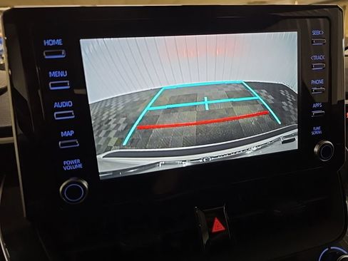Used 2020 Toyota Corolla LE FWD image 23