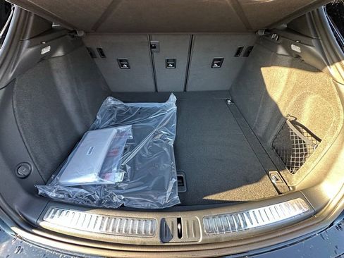 Used 2026 Porsche Macan image 38