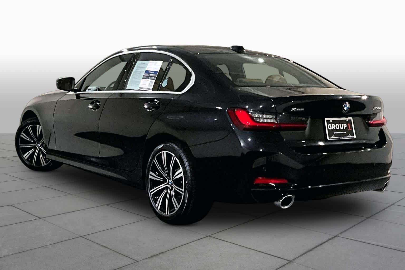 Used 2026 BMW 330i xDrive Sedan w/ Convenience Package AWD/4WD image 11