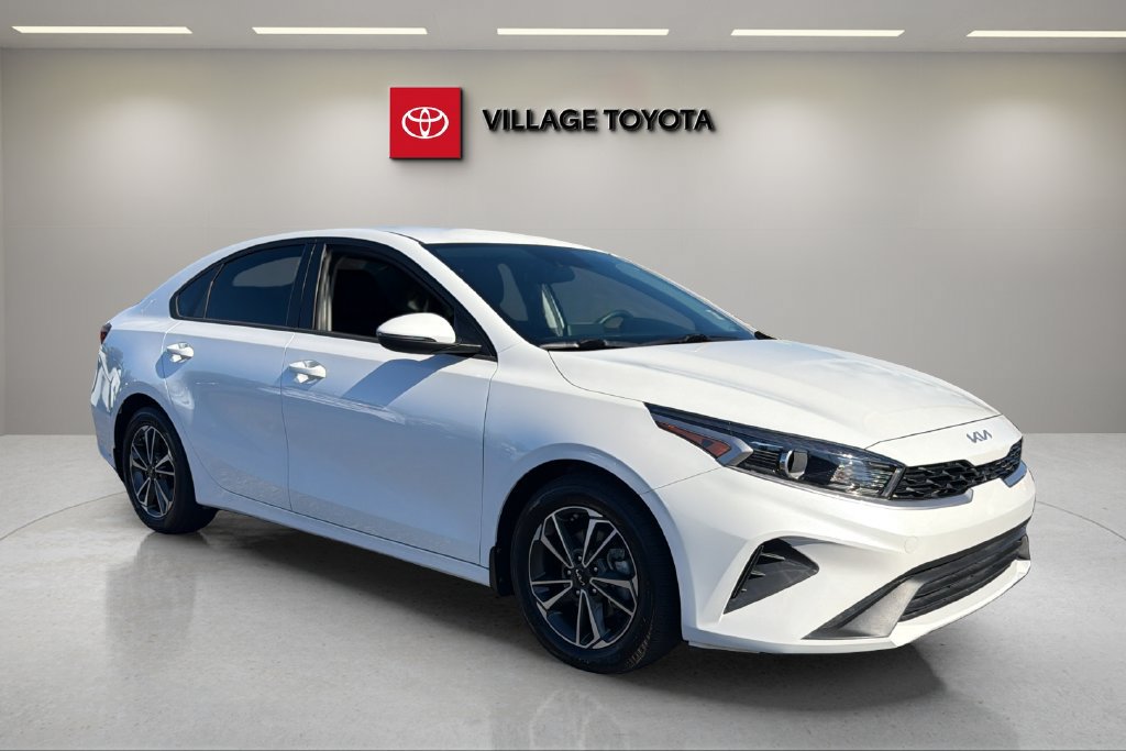 Used 2024 Kia Forte LXS w/ LXS Technology Package FWD image 7