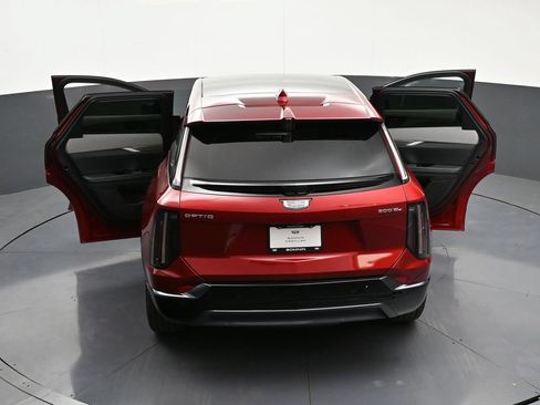 Certified 2025 Cadillac Optiq Sport 1 AWD/4WD image 36