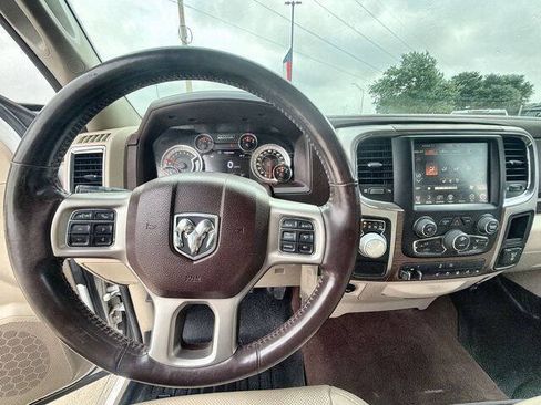 Used 2017 RAM 1500 Laramie RWD image 11
