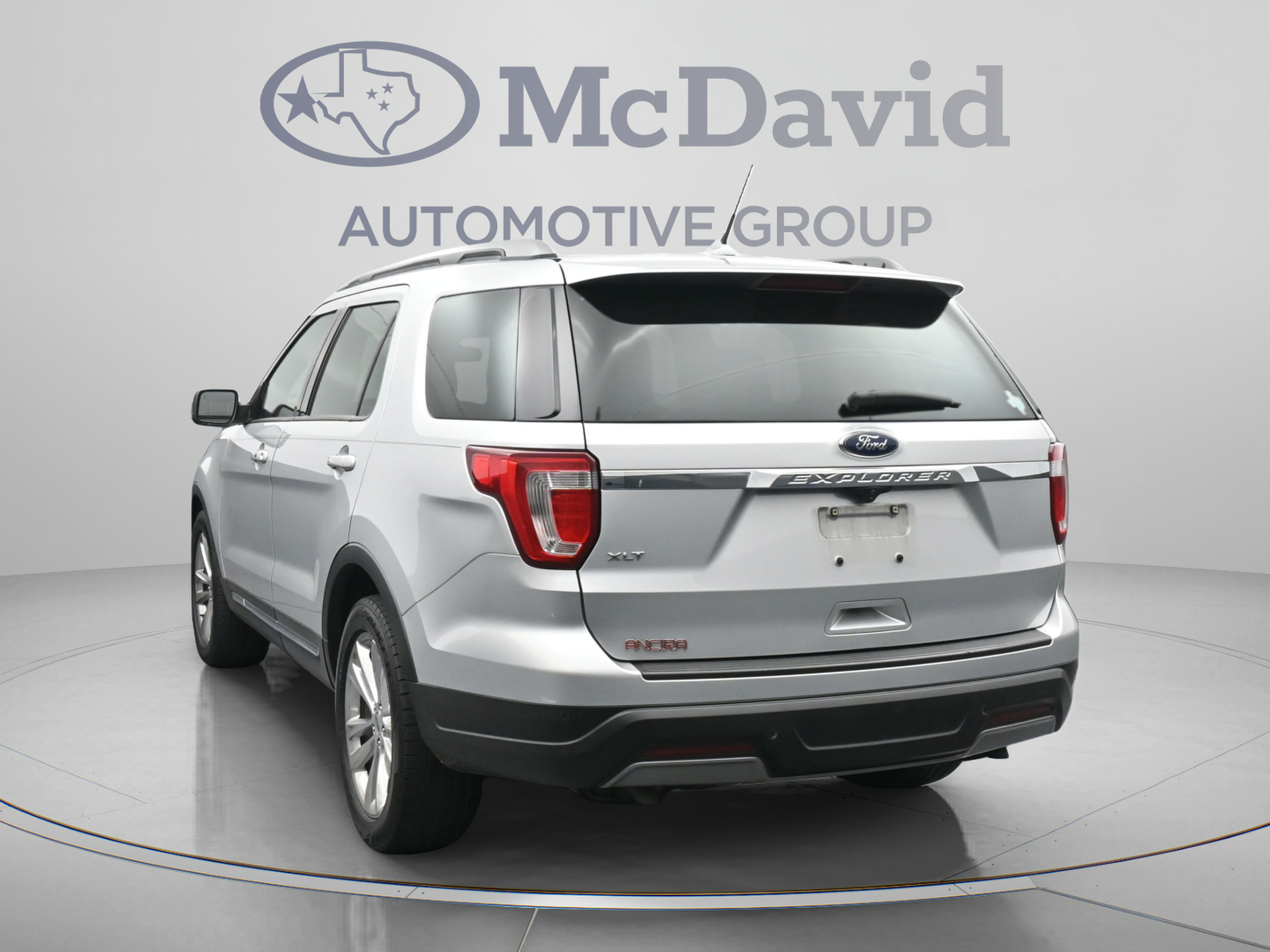 Used 2019 Ford Explorer XLT w/ Equipment Group 202A FWD image 7