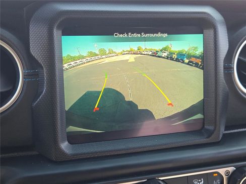 Used 2023 Jeep Wrangler Unlimited Rubicon 4xe image 28