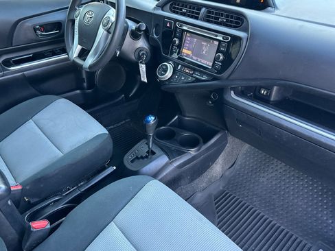 Used 2016 Toyota Prius C image 16
