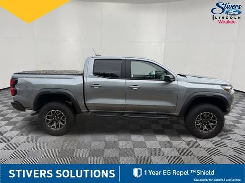 Used 2025 Chevrolet Colorado ZR2 w/ Technology Package AWD/4WD image 5