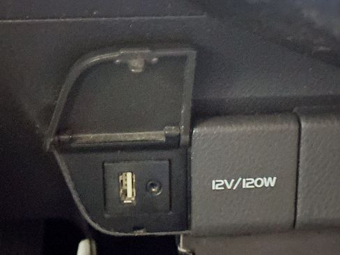 Used 2018 Toyota Camry LE image 24