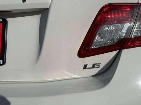 Used 2011 Toyota Camry LE image 26