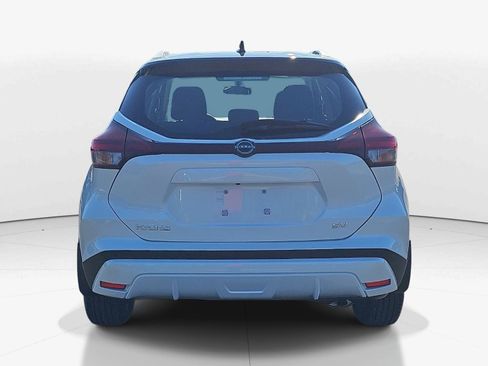 Used 2024 Nissan Kicks SV image 4