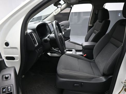 Used 2022 Nissan Frontier SV w/ Technology Package image 10