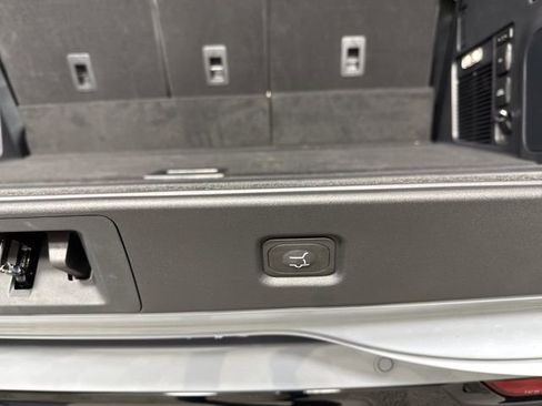 New 2025 Lincoln Navigator Reserve w/ Jet Appearance Package image 32