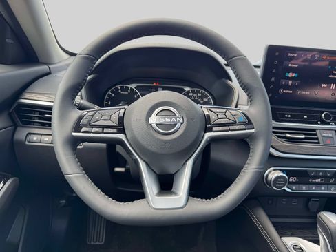 Certified 2025 Nissan Altima 2.5 SL FWD image 13