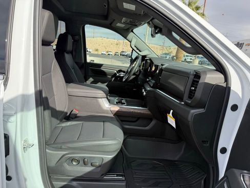 New 2026 GMC Sierra 2500 SLT image 12