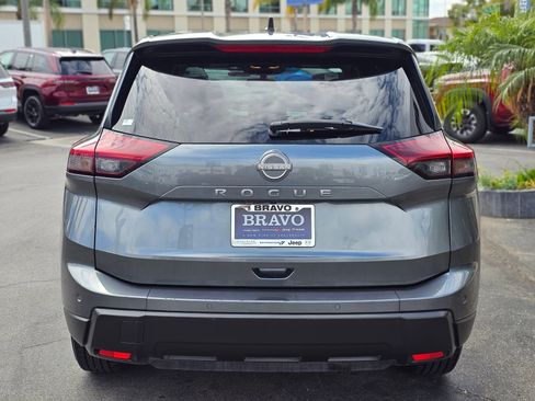 Used 2024 Nissan Rogue S FWD image 6