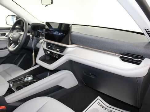 New 2026 Ford Explorer Active w/ Active Comfort Package image 30