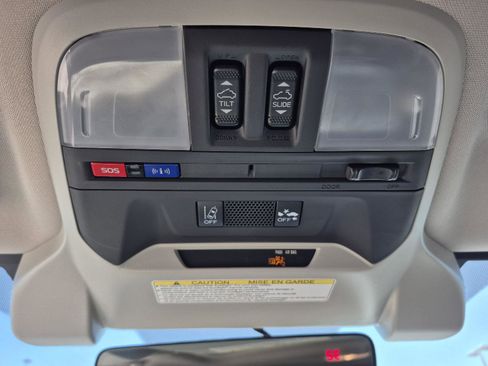 Used 2020 Subaru Crosstrek 2.0i Limited w/ Moonroof Package w/Navigation image 15